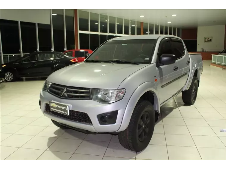 Mitsubishi L200 Triton Prata 3