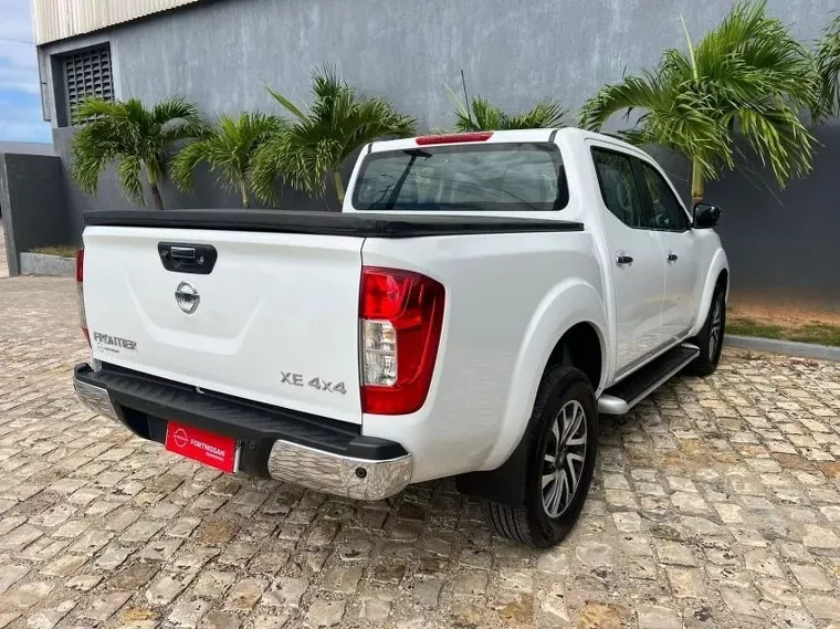 Nissan Frontier Branco 2