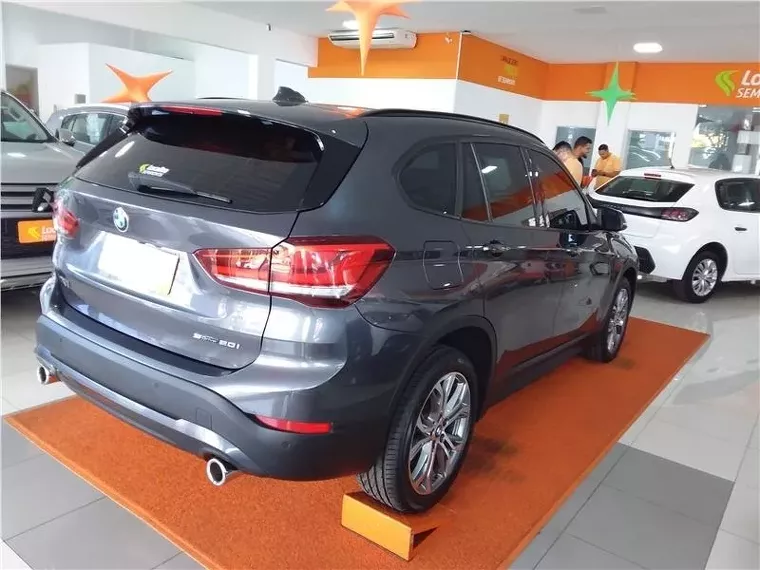 BMW X1 Cinza 5