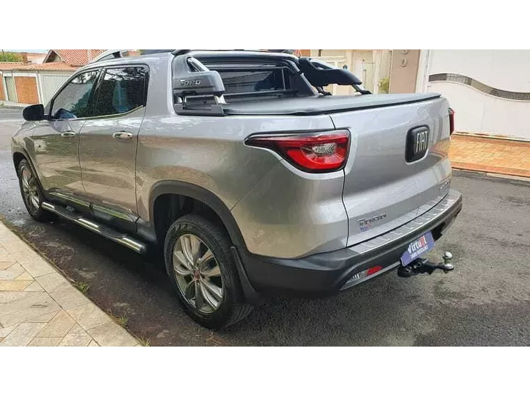 Fiat Toro Prata 2