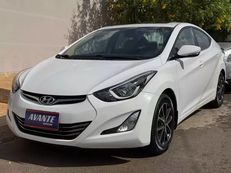 Hyundai Elantra Branco 3