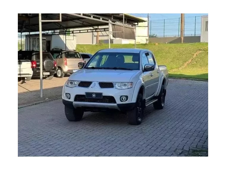 Mitsubishi L200 Triton Branco 6