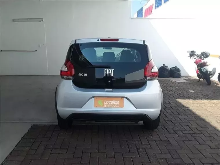 Fiat Mobi Prata 4