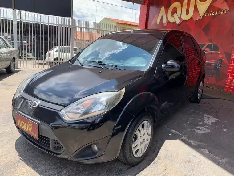 Ford Fiesta Preto 7