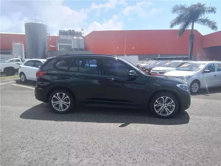 BMW X1 Preto 6