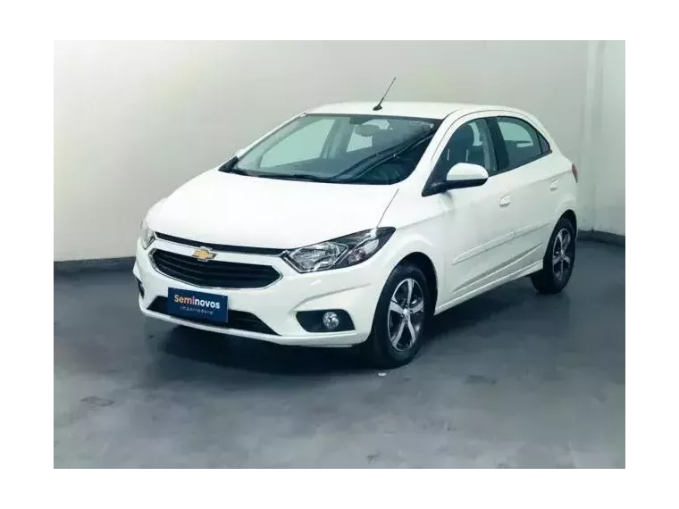 Chevrolet Onix Branco 1