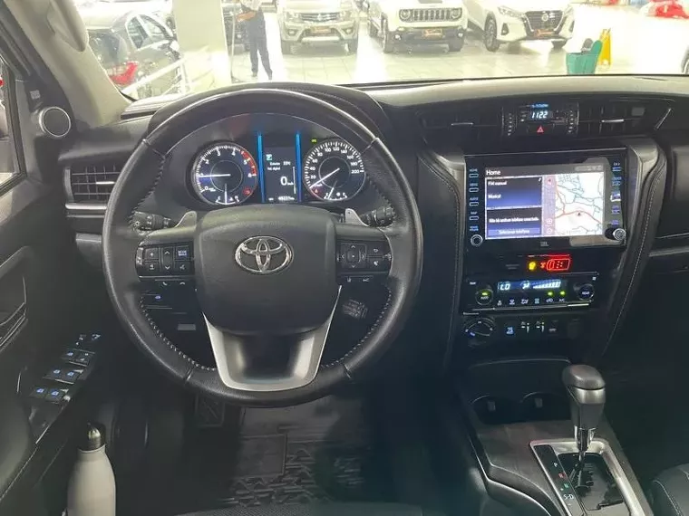 Toyota Hilux SW4 Branco 11