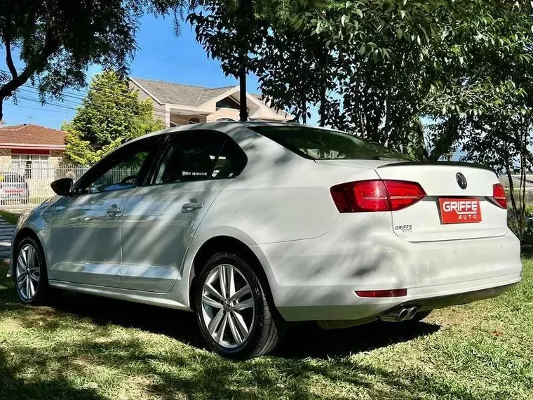 Volkswagen Jetta Branco 10