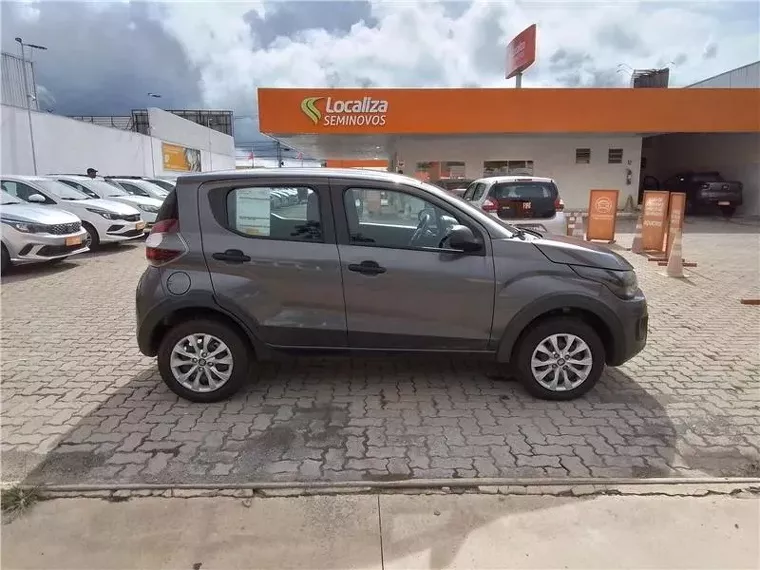 Fiat Mobi Prata 4