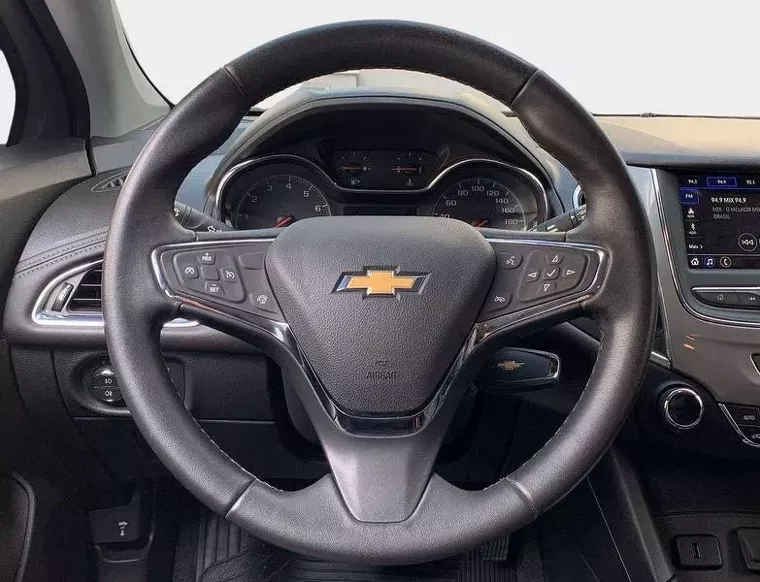 Chevrolet Cruze Prata 3