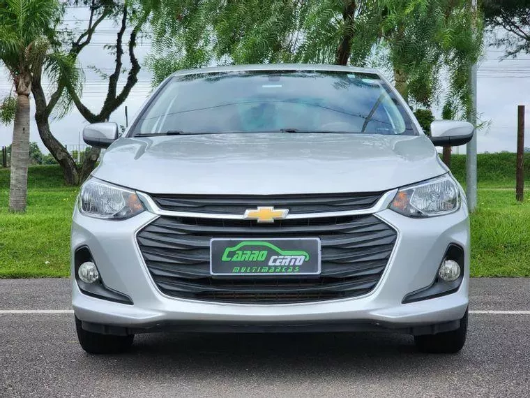 Chevrolet Onix Prata 7