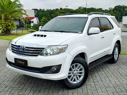 Toyota Hilux SW4