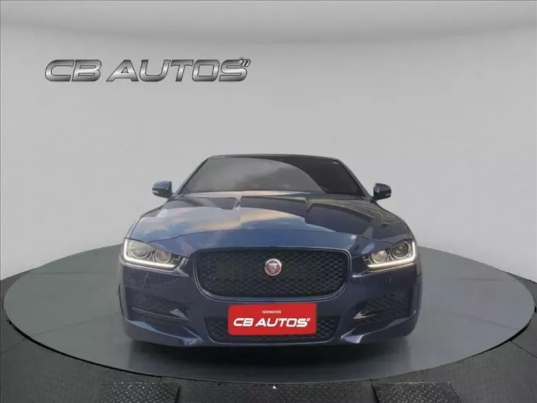 Jaguar XE Azul 6