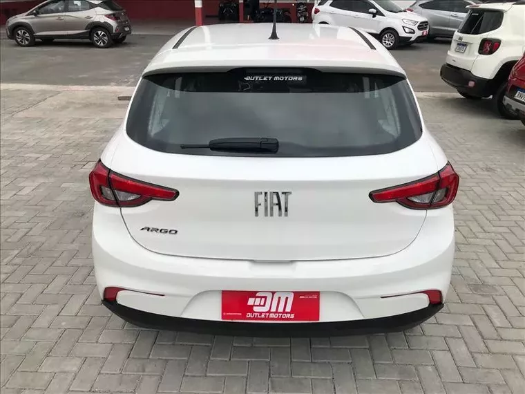 Fiat Argo Branco 13