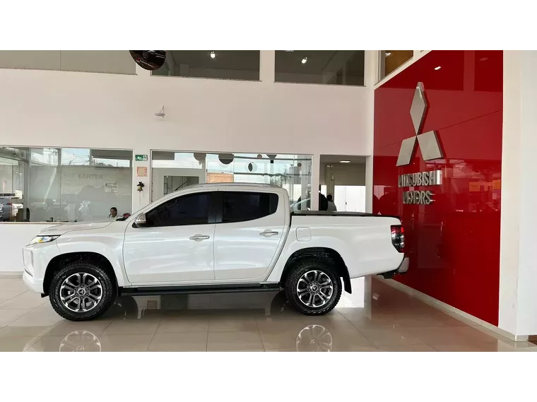 Mitsubishi L200 Triton Branco 3