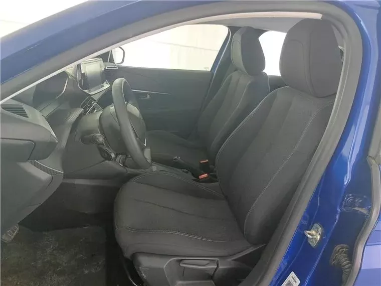 Peugeot 208 Azul 17