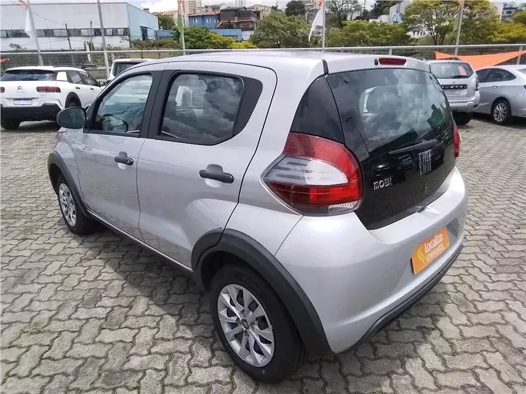 Fiat Mobi Prata 4