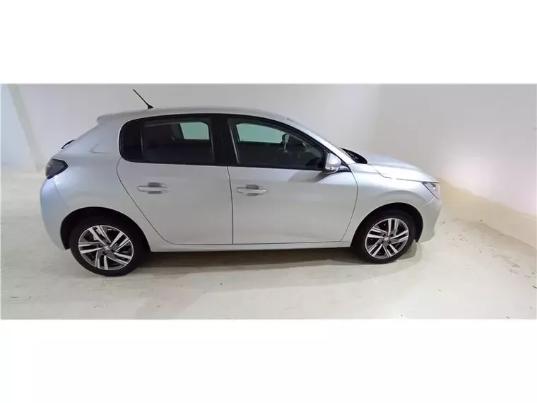 Peugeot 208 Preto 8