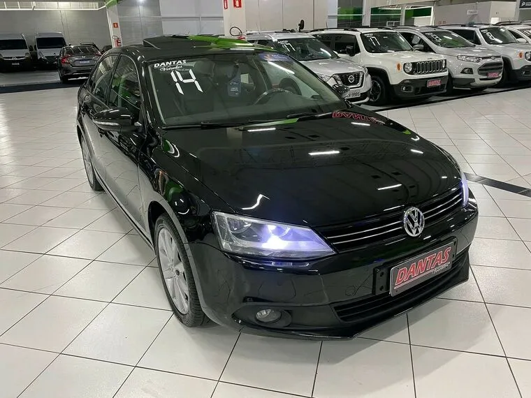 Volkswagen Jetta Preto 4