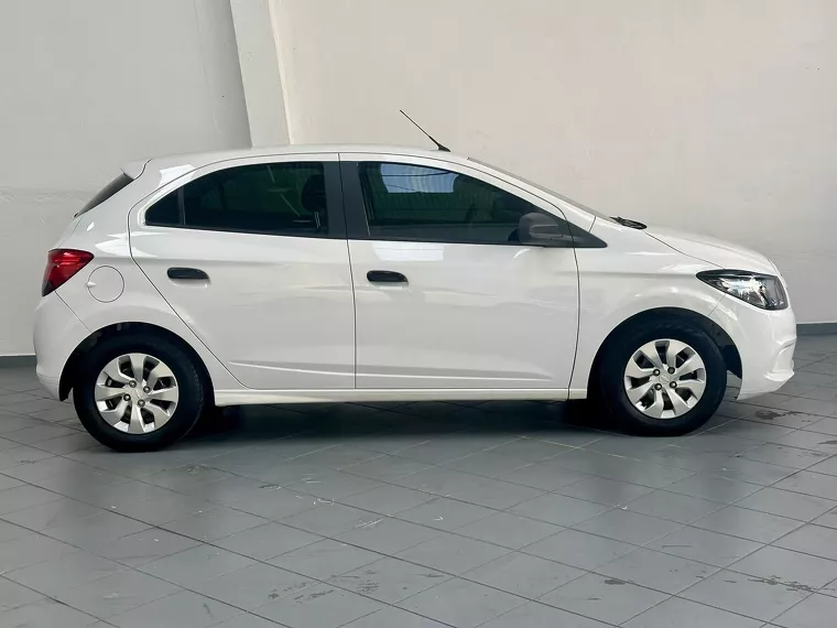 Chevrolet Onix Branco 15