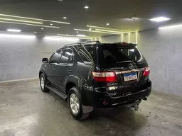 Toyota Hilux SW4