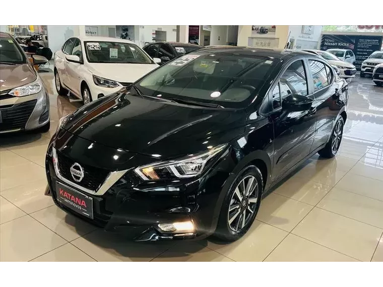 Nissan Versa Preto 10