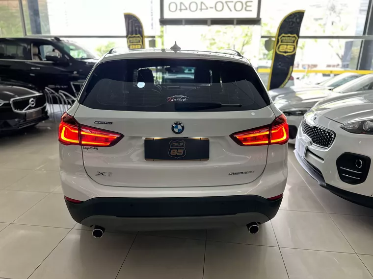 BMW X1 Branco 4