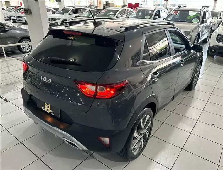 KIA Stonic Cinza 12