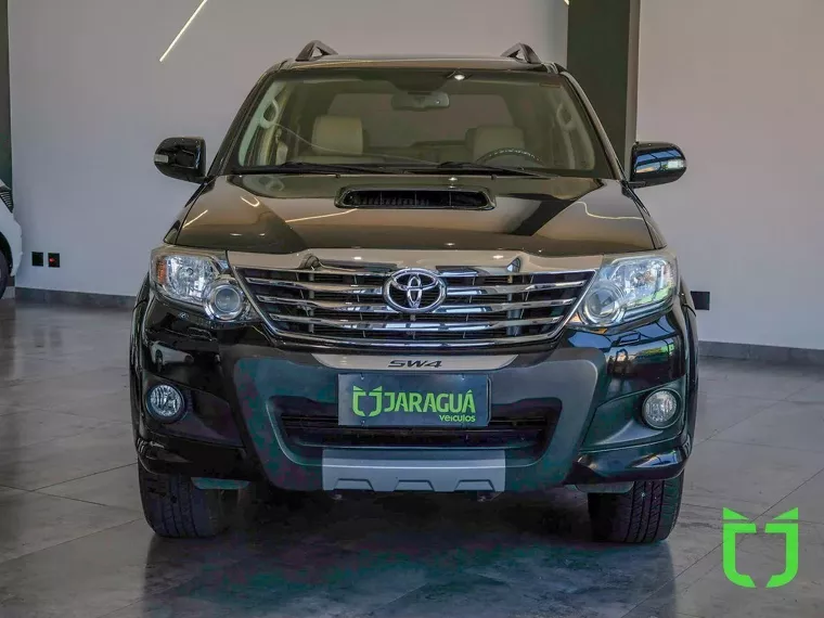 Toyota Hilux SW4 Preto 8