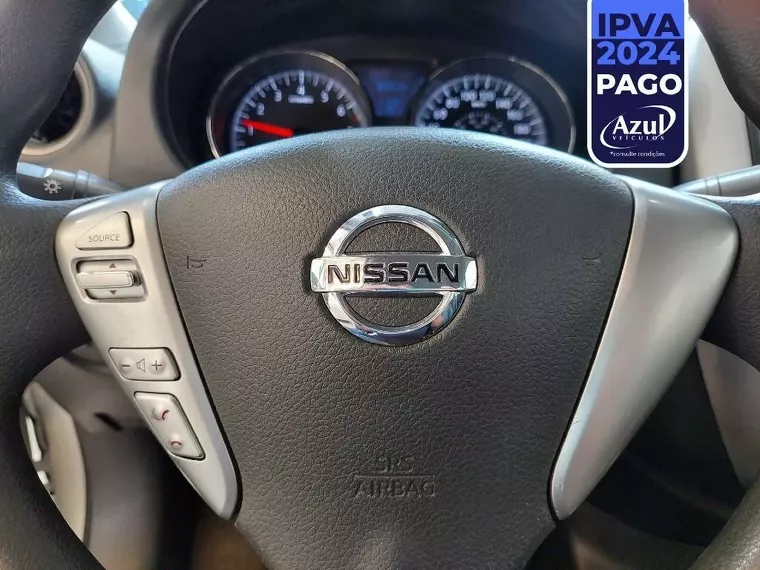 Nissan Versa Branco 2