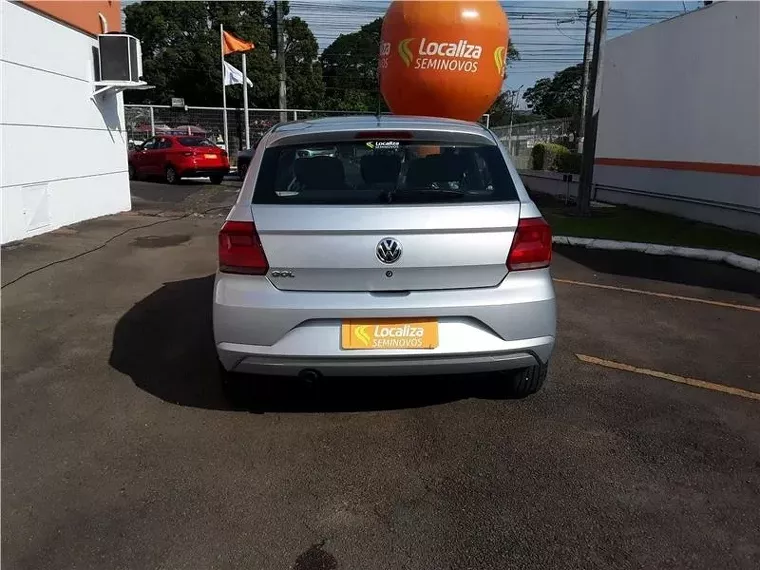 Volkswagen Gol Prata 8