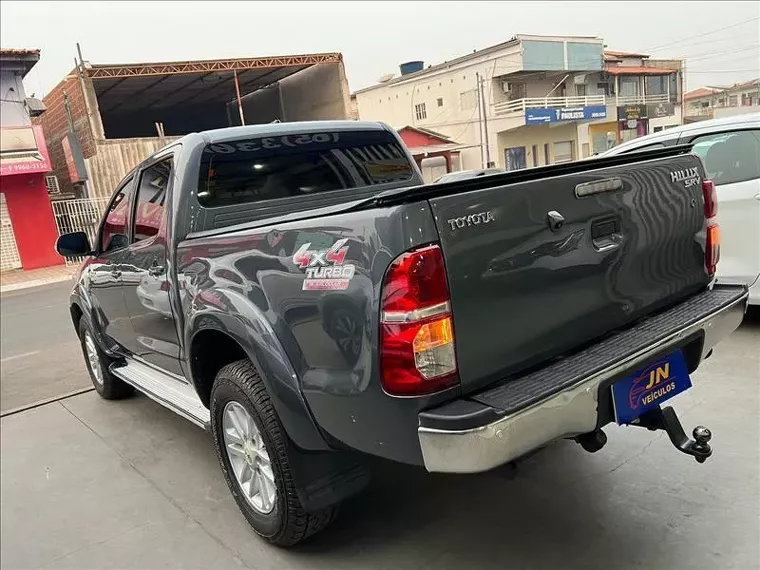 Toyota Hilux Cinza 7