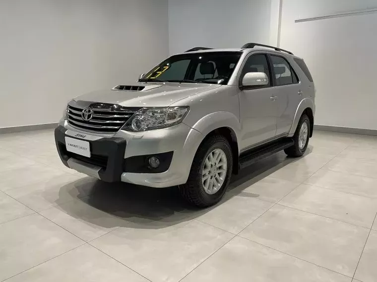 Toyota Hilux SW4 Prata 4