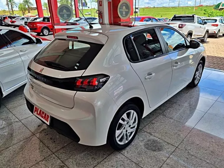 Peugeot 208 Branco 9