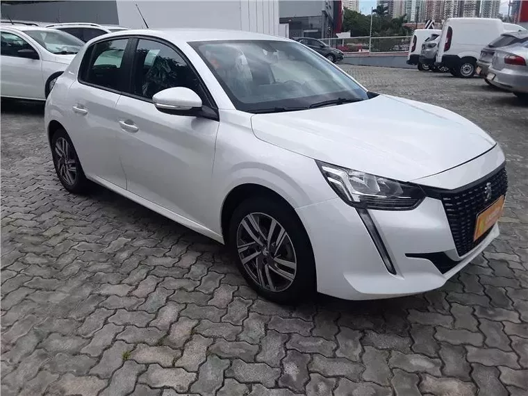 Peugeot 208 Branco 15