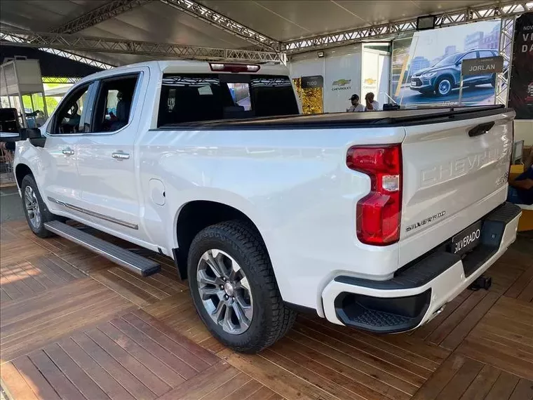 Chevrolet Silverado Branco 6