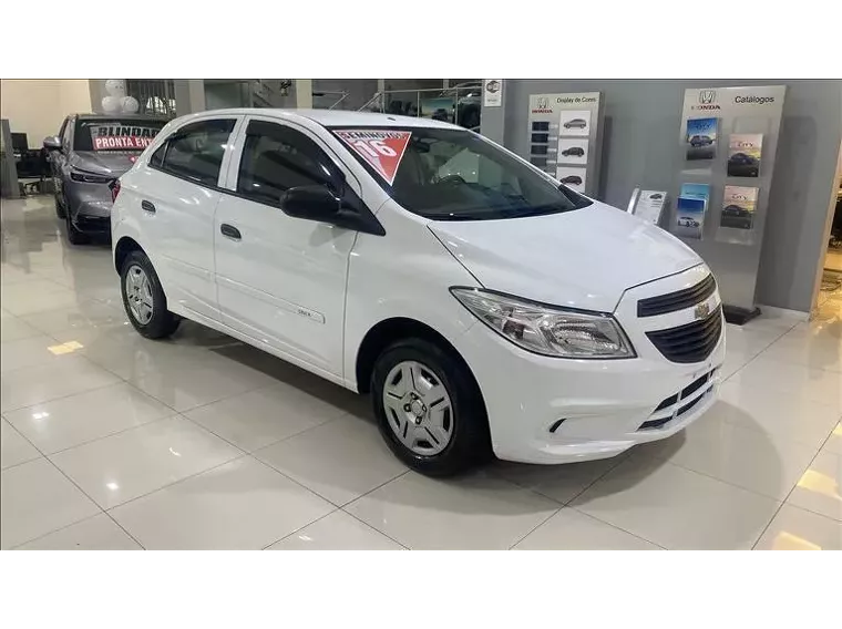 Chevrolet Onix Branco 8