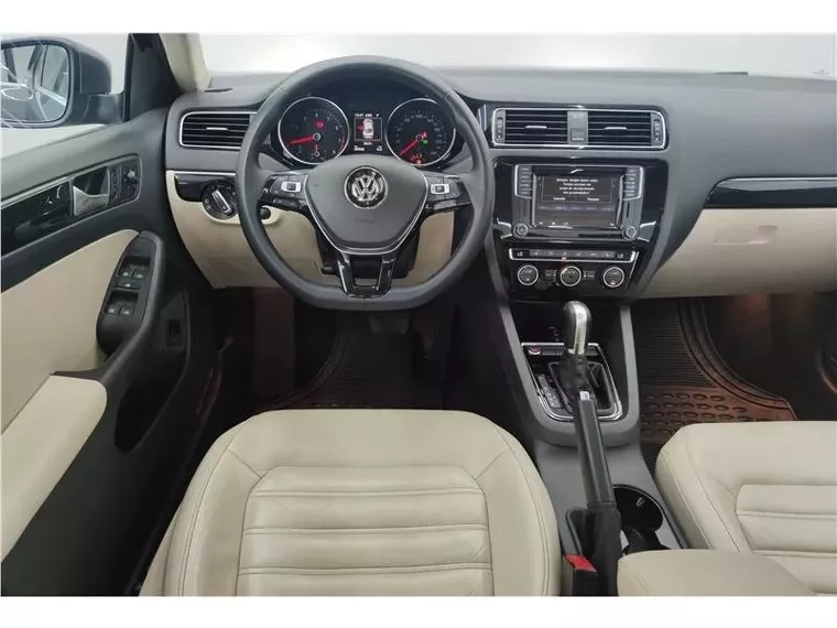 Volkswagen Jetta Cinza 5