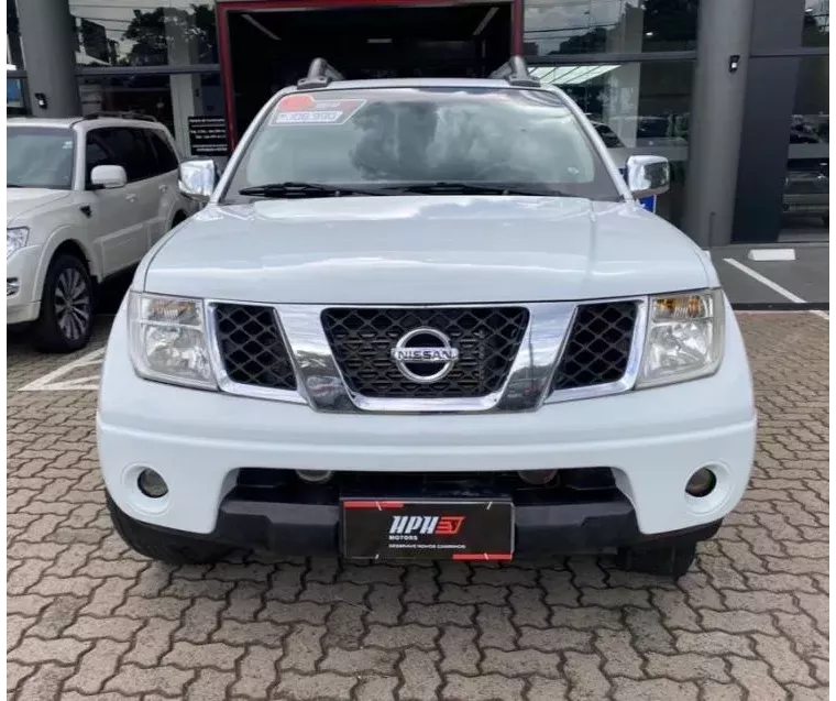 Nissan Frontier Branco 11