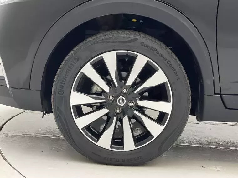 Nissan Kicks Preto 13