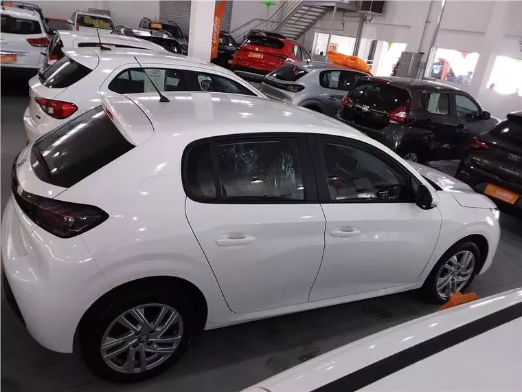 Peugeot 208 Branco 3