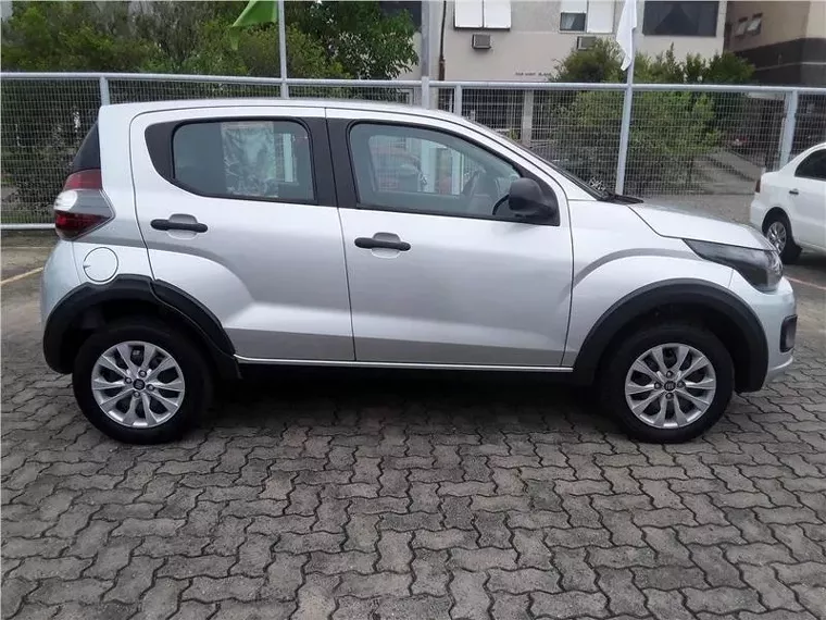 Fiat Mobi Prata 2