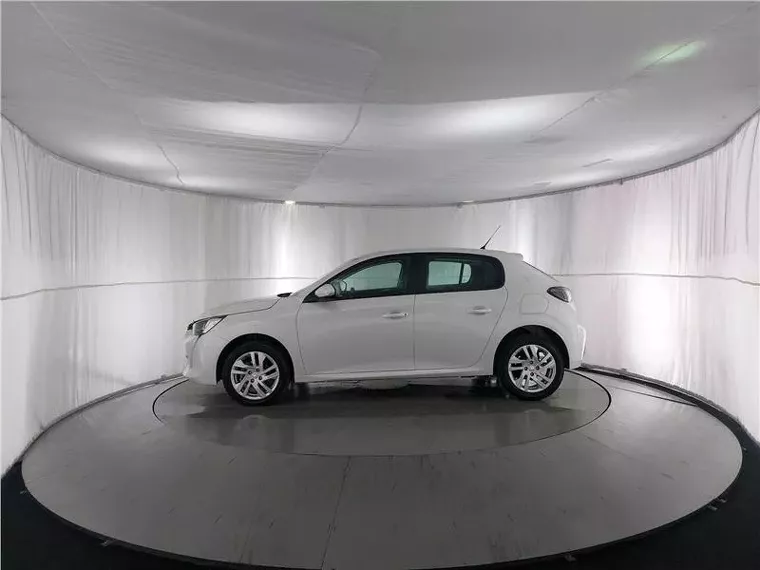 Peugeot 208 Branco 19