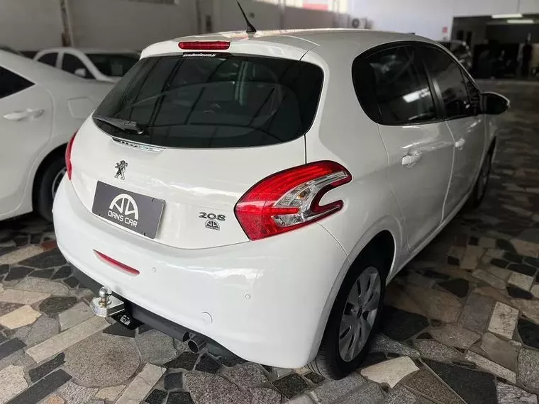 Peugeot 208 Branco 5