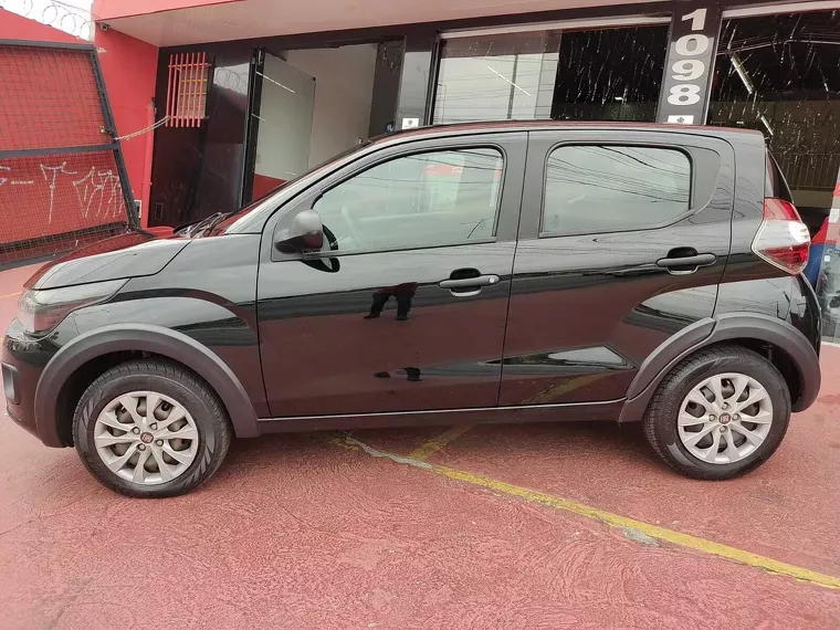 Fiat Mobi Preto 8