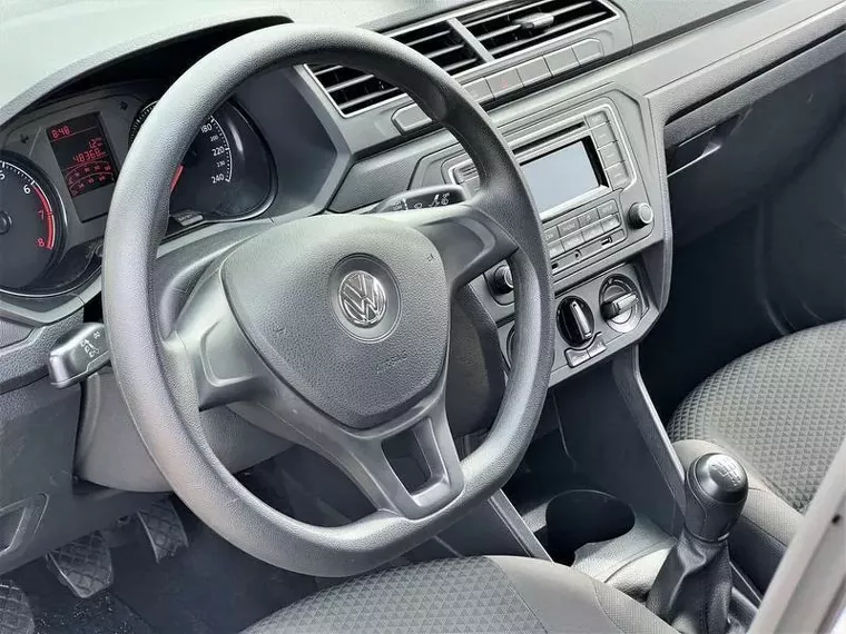 Volkswagen Voyage Prata 2