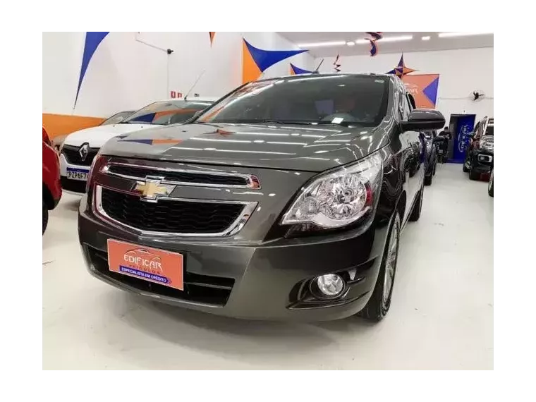 Chevrolet Cobalt Cinza 4