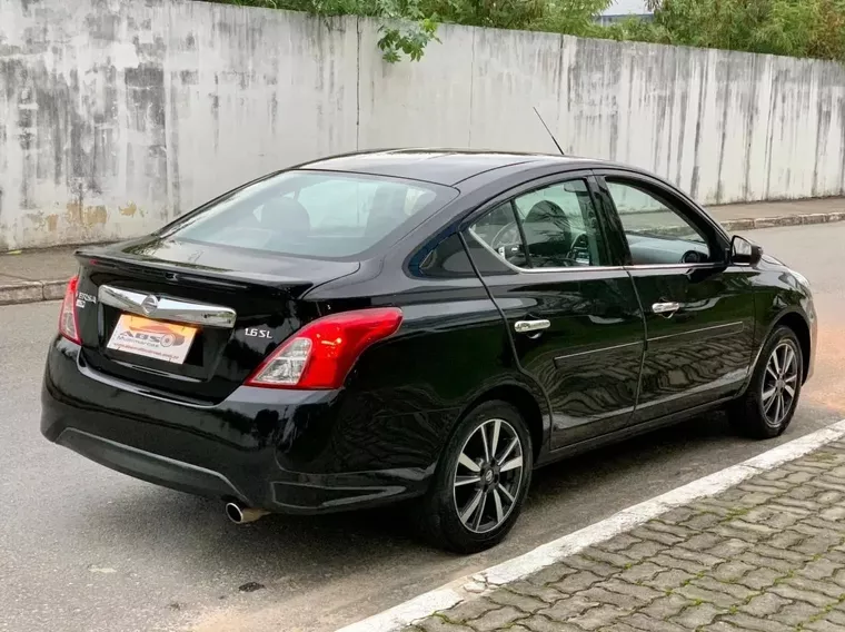 Nissan Versa Preto 4