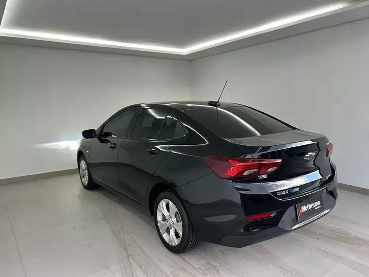 Chevrolet Onix Preto 9