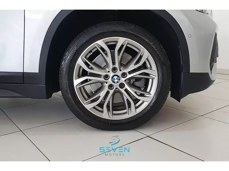 BMW X1 Prata 5